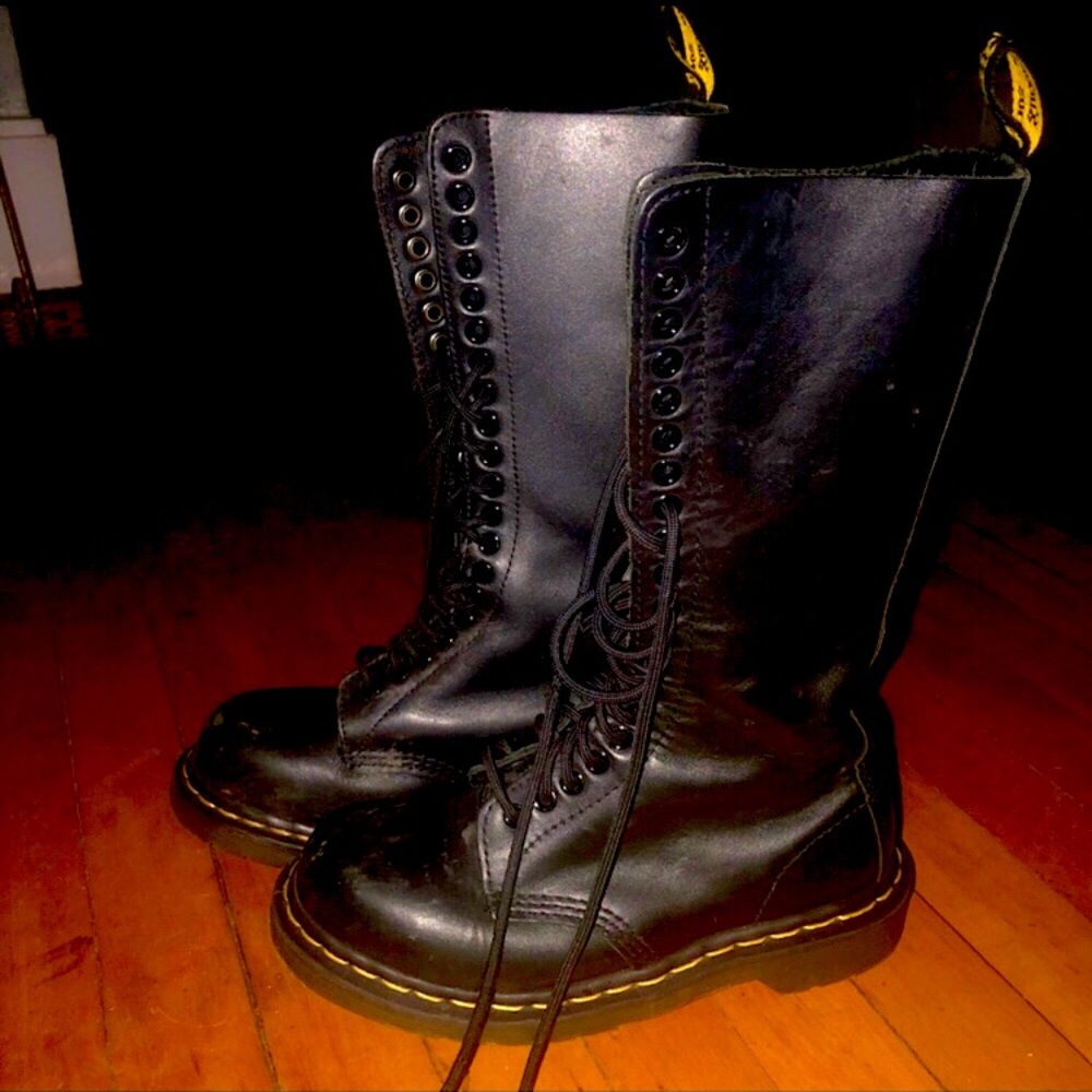 Dr. Marten’s 14 eye EXCELLENT condition